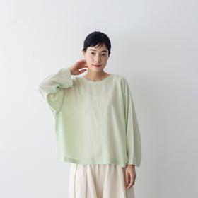 【SALE】 KURASUKOTO Atelier Wardrobe 大人のキュプラ混ブラウス