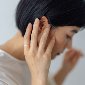 薬指：muimaur pale ring シルバー