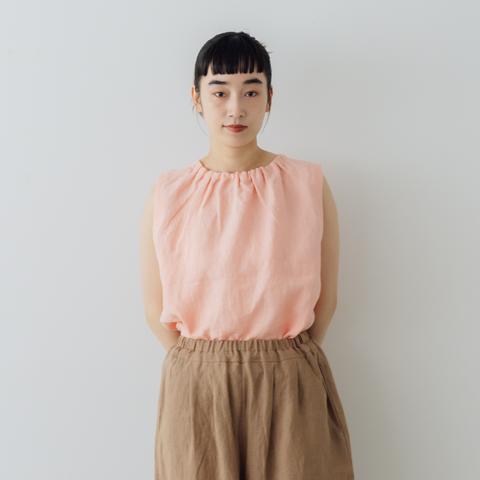 【SALE】 くらすこと 着こなしにリズムをつくる、おとなの麻100% 2wayノースリーブ