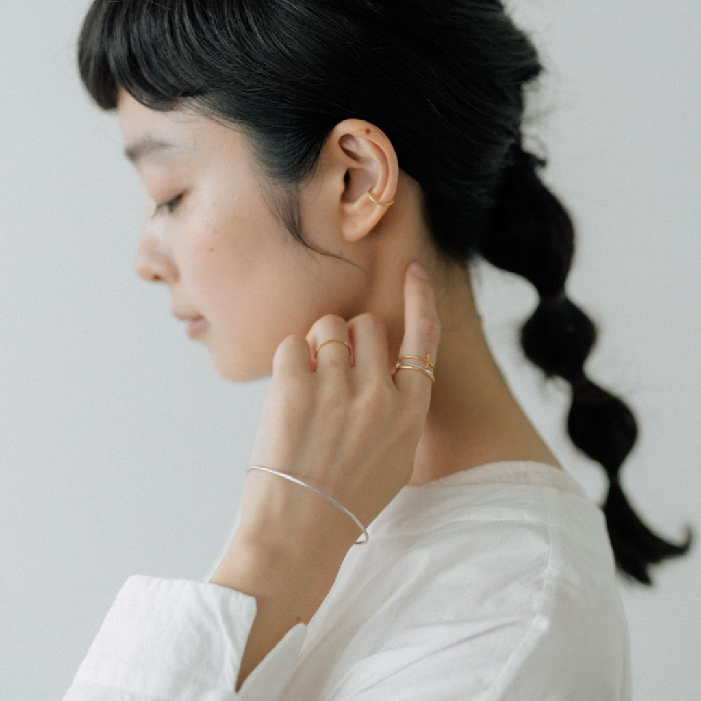 くらすこと 毎日つけたい、真鍮のバングル
