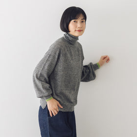 atelier naruse ウールタートルネックニットセーター